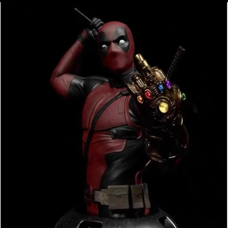 Busto in Resina di Deadpool con Guanto dell'Infinito Marvel, Action Figure da Collezione, Ornamento da Scrivania per Fan dei Film Marvel, Giocattolo di Tendenza
