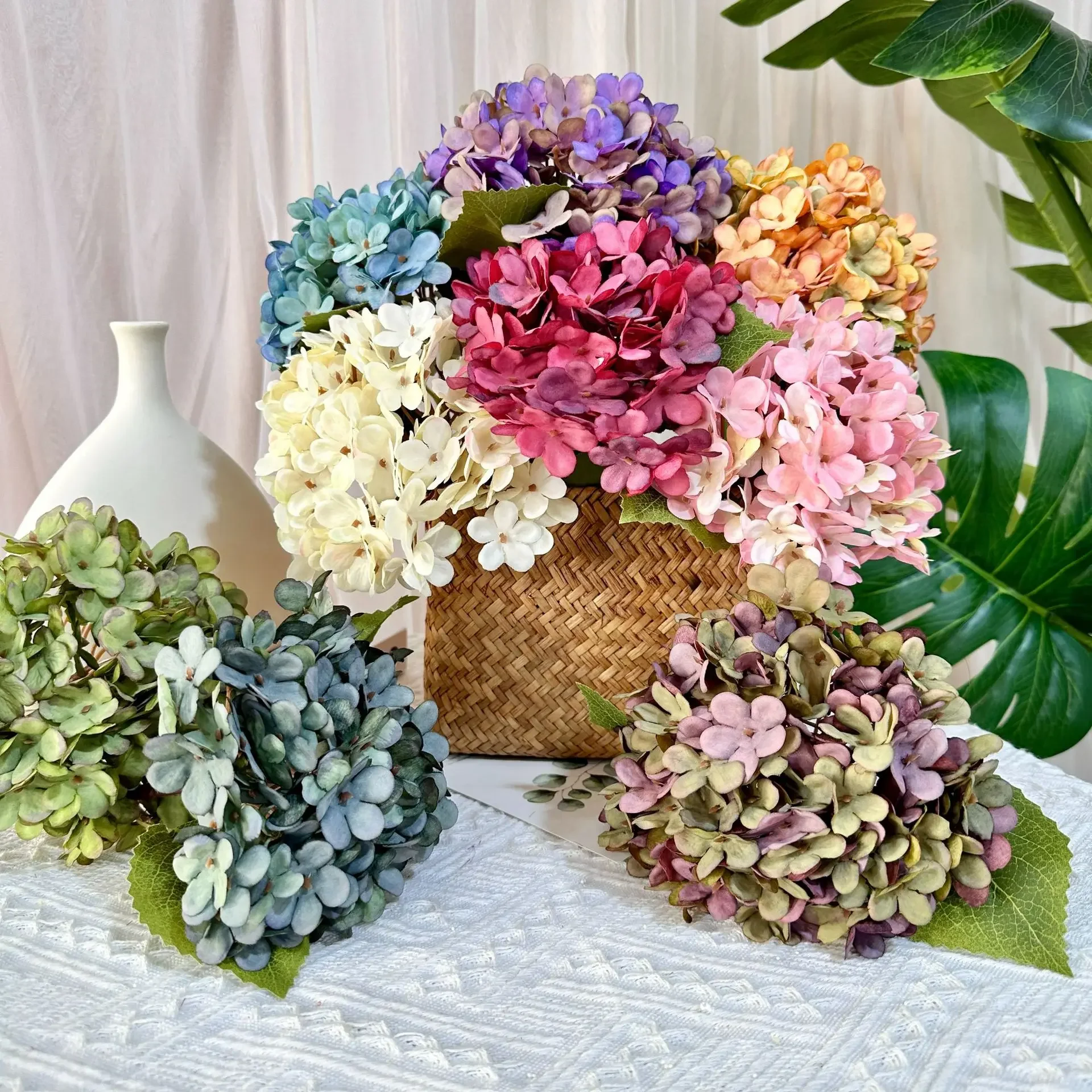 Autumn Hydrangea Artificial Flower Hotel Wedding Art Decoration Retro Style Home Dining Table Decoration Simulation Flower Rosas