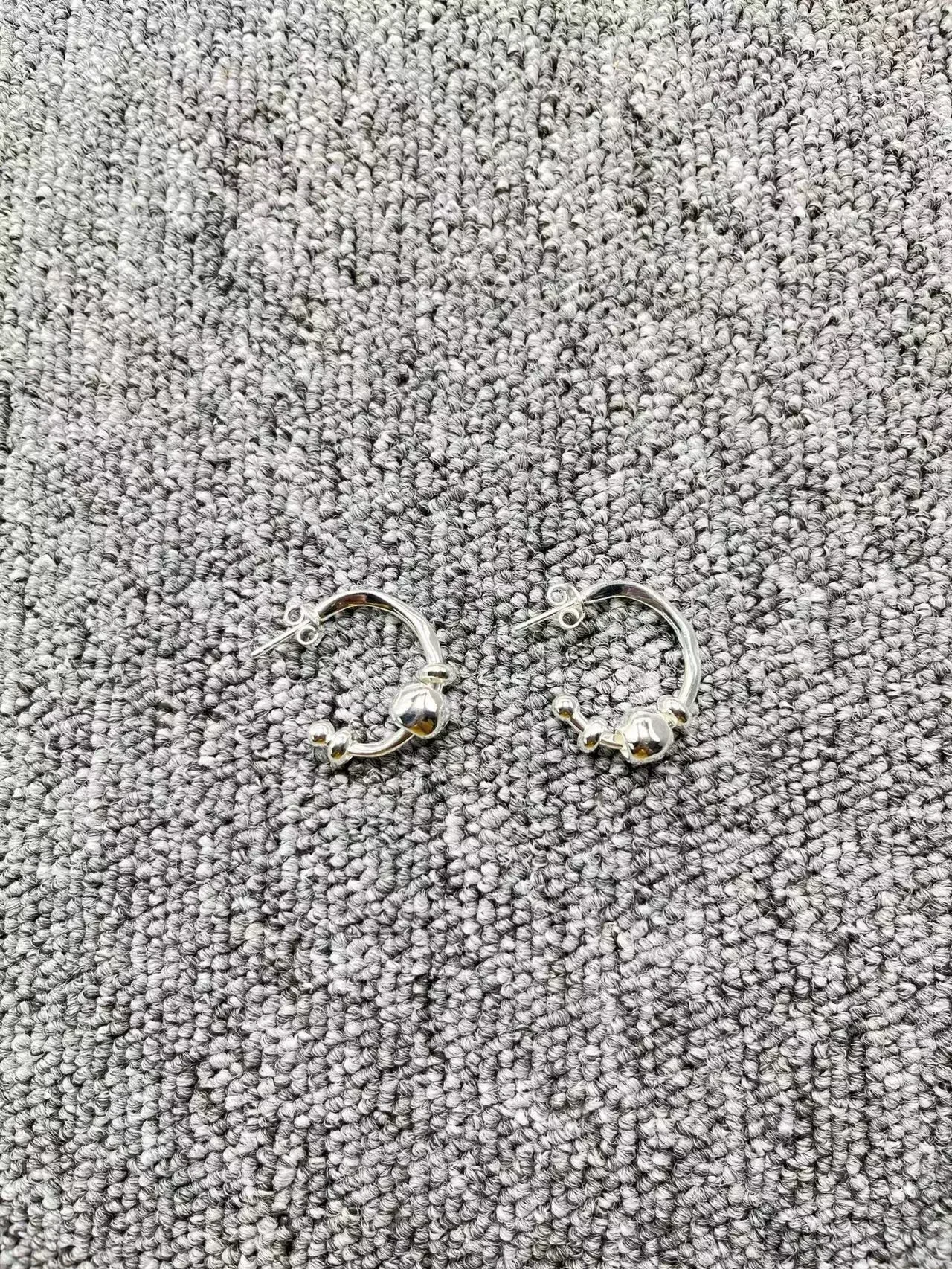 Best Creative Spanish Original Fashion Simple Electroplated 925 Silver Color Gold Hoop Earrings Day Jewelry Gift Fit Unode50