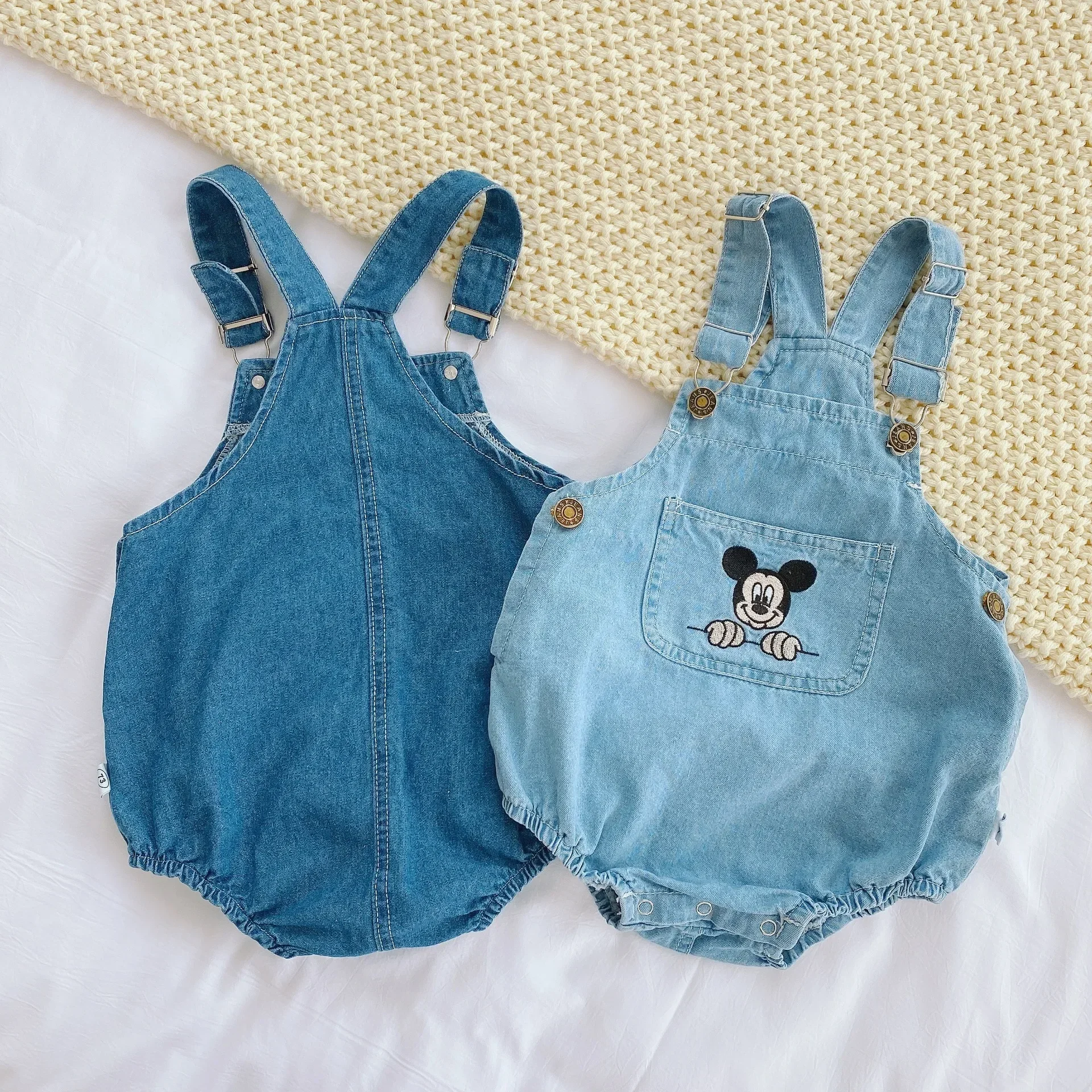 2024 Disney Mickey Cartoon Jumpsuit Newborn Clothes Summer Thin Boys and Girls Baby Outing Denim Cartoon Onesie Kids Outfits