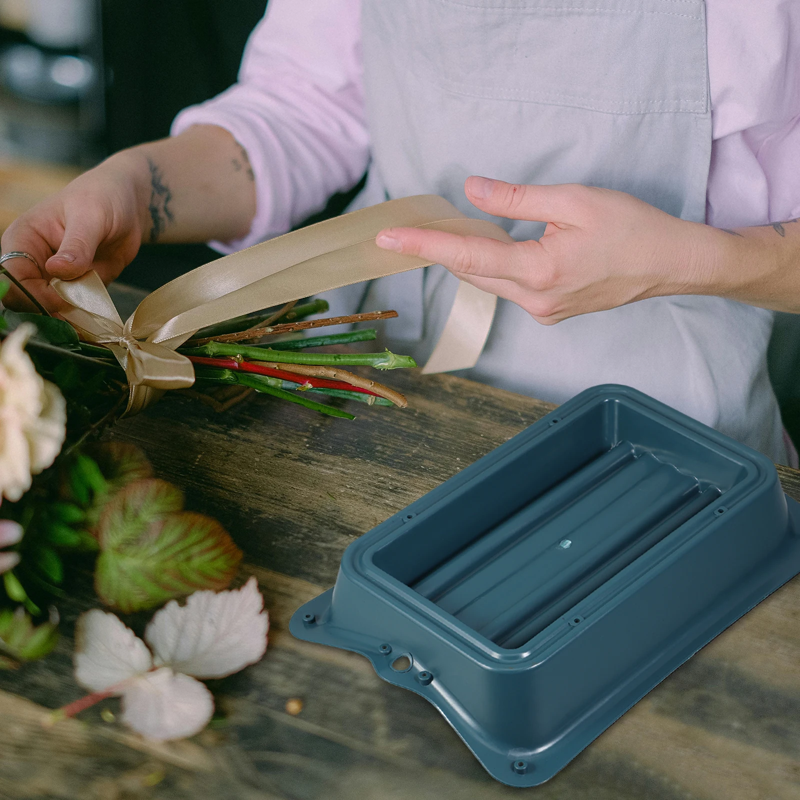 

Flower Mud Tray Containers for Floral Arrangements Plant Stand Indoor with Plastic Centerpiece Plate