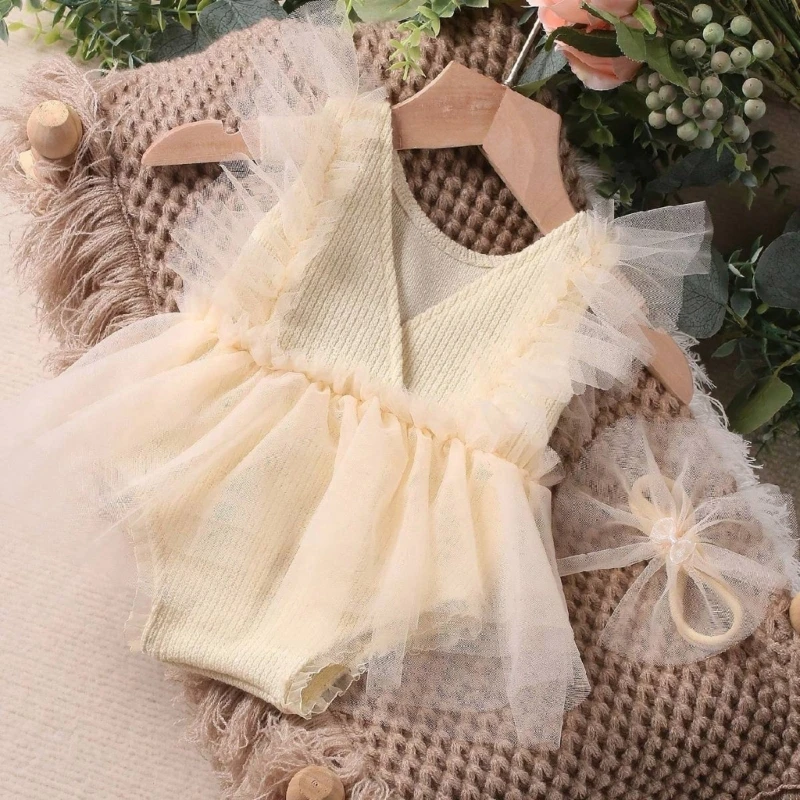 مجموعة واحدة من فستان رومبير لحديثي الولادة مع زخرفة من الدانتيل لالتقاط الصور والتجمعات العائلية مع دعائم أغطية رأس الطفل 24BE