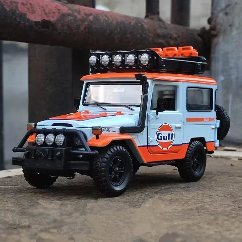 1:24 FJ CRUISER FJ40 Gulf Version Alloy Car Model Diecasts Metal Toy Off-road Vehicles Car Model Simulation Collection Kids Gift