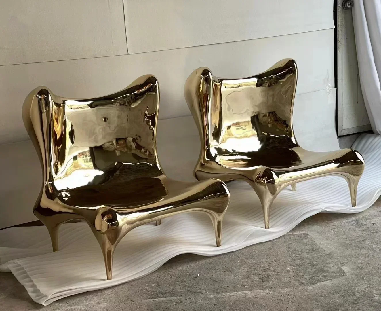 for Master customized European light luxury electroplating leisure chair, exhibition hall villa glass golden steel chair