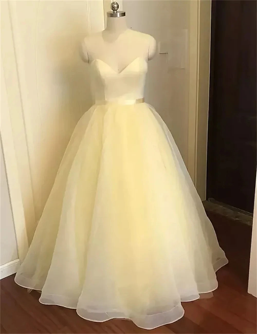 

Pretty Ivory A-Line Prom Dress for Women Formal Occasion Dresses Floor Length Strapless Sweetheart Backless Elegant Custom Gowns