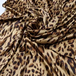 Leopard 100% Silk Fabric 19mm Crepe Charmeuse Fabric Glossy Qualified Breathable Material