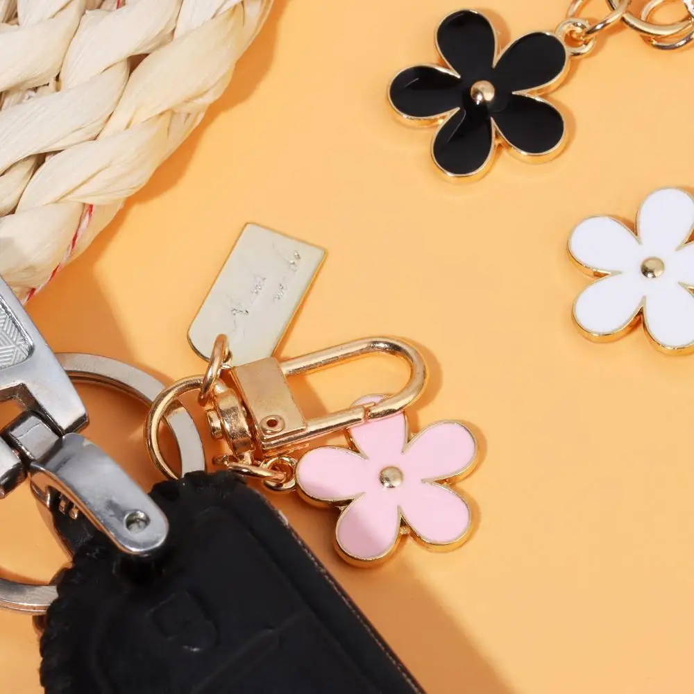 Flower Keychains for Women Bag Charm Key Chain Car Key Ring Pendant for Purse Handbag Bag Decoration Metal Keychain