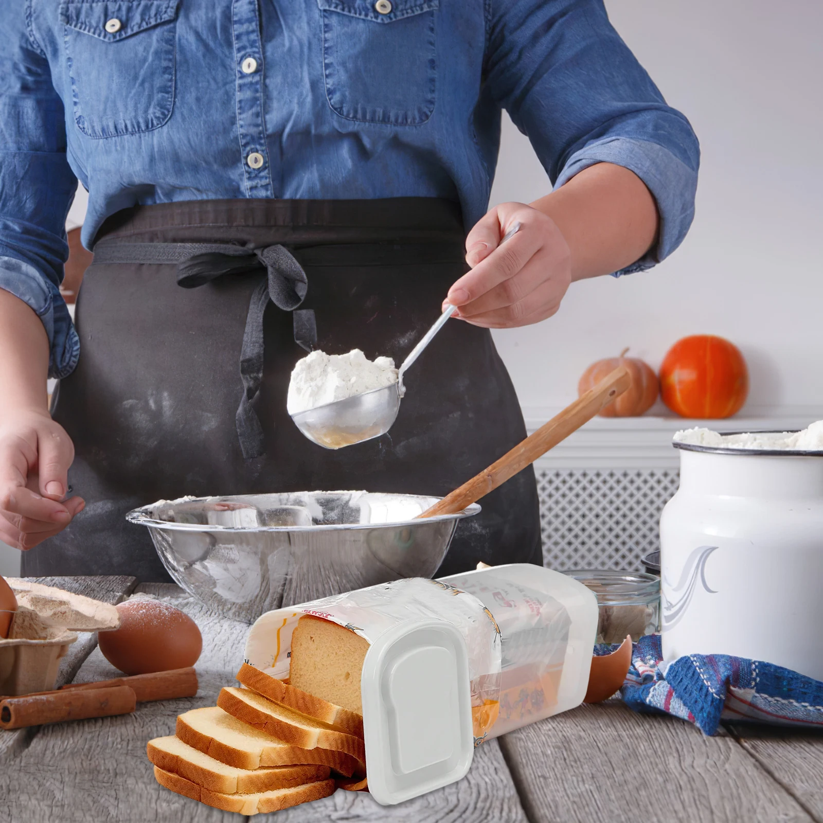 

Food Containers with Lids Bread Storage Box Airtight Loaf Cake Plastic White Keeper for Homemade Organizer
