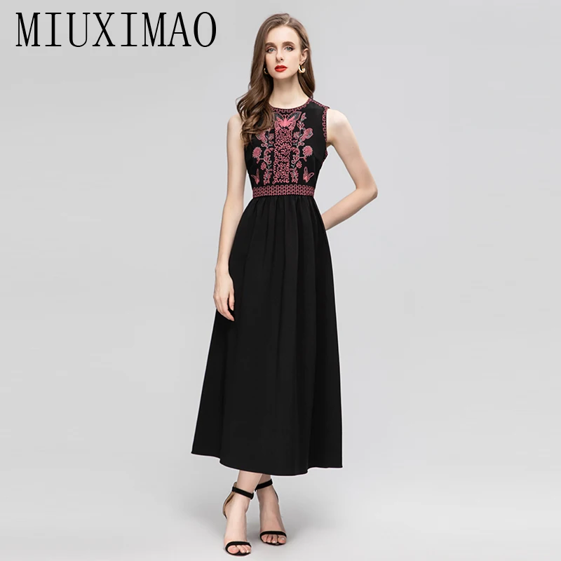 

MIUXIMAO 2023 Elegant and Pretty Women's Dresses Fashion Retro Flower Butterfly Embroidery Long Dress Women Black Female Dress