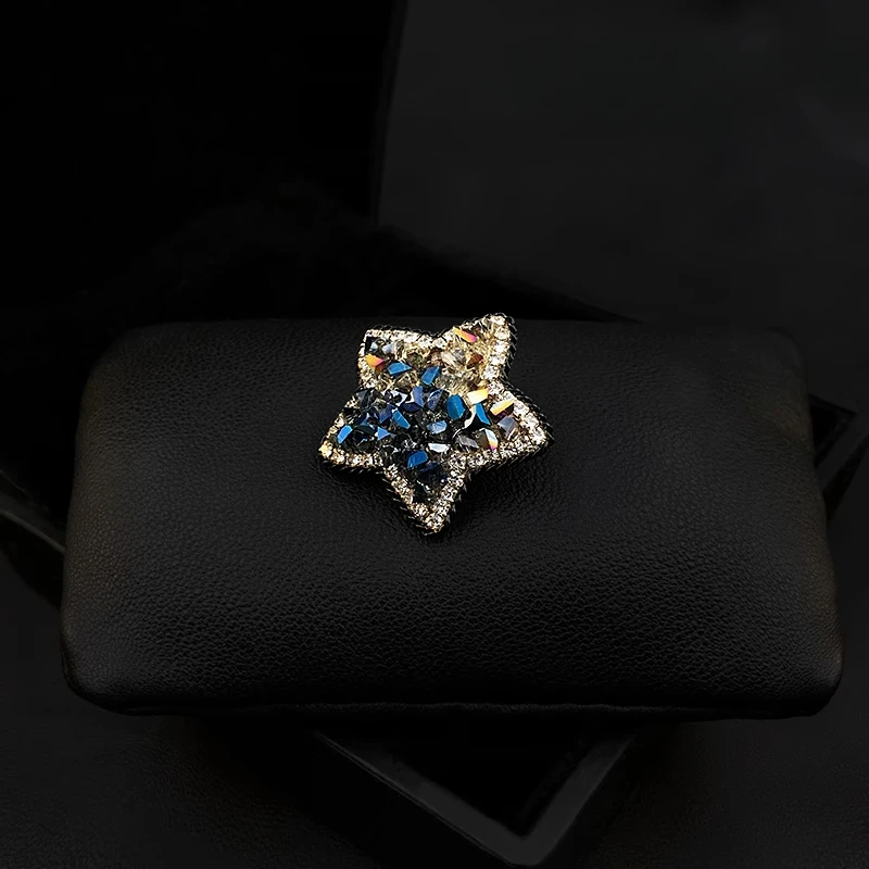 

Retro Star Brooch for Women Shirt Exquisite Blue Crystal Collar Pin Suit Corsage Clothing Accessories Badge Jewelry Gifts 1111