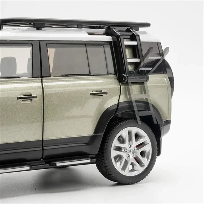 1/18 Alloy Car Model Diecast Metal Toy Off-road Vehicles Car Model Sound Light for Range Rover Defender SUV Simulation Kids Gift