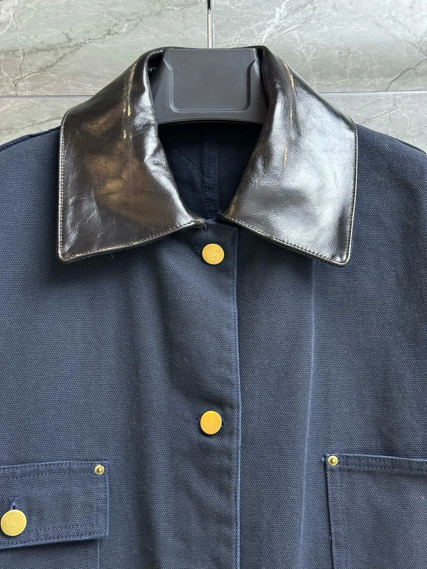 เสื้อแจ็คเก็ตผ้าแคนวาสวินเทจ คอลเลคชั่นฤดูใบไม้ร่วง-ฤดูหนาว 2025 ทรงหลวม กระชับหุ่น และใช้งานได้หลากหลาย