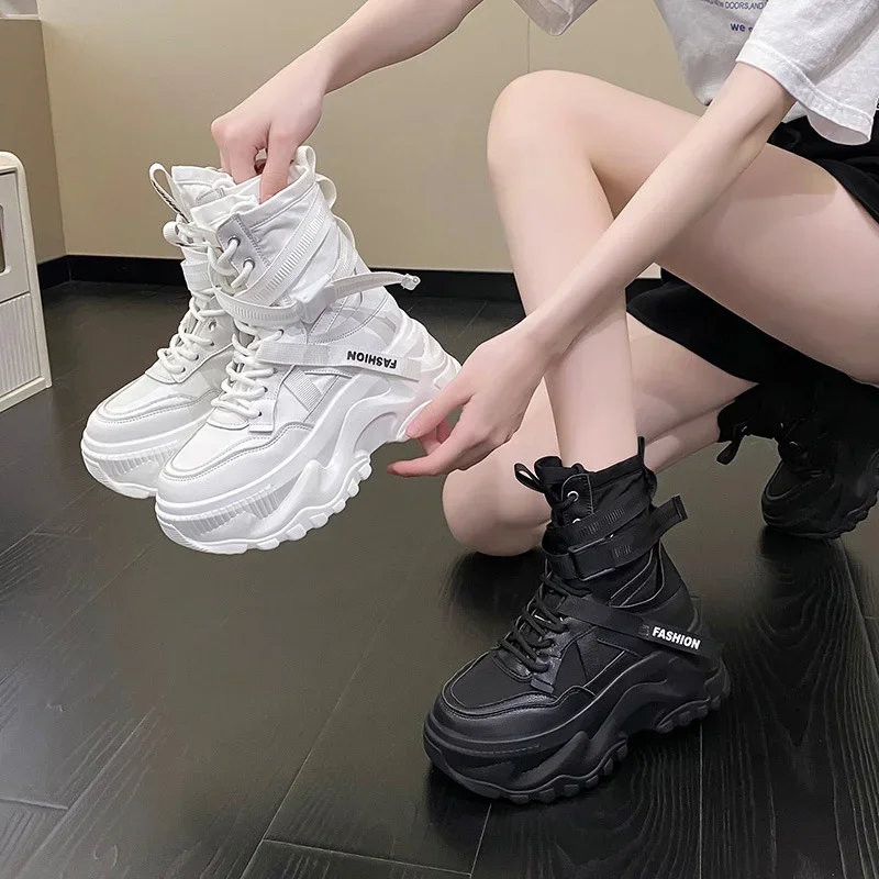 Jesienne buty sportowe z grubą podeszwą Czerwone buty sportowe damskie 2024 New Dad Shoes Korean Edition Simple Women\'s Shoes High Top Casual Shoes