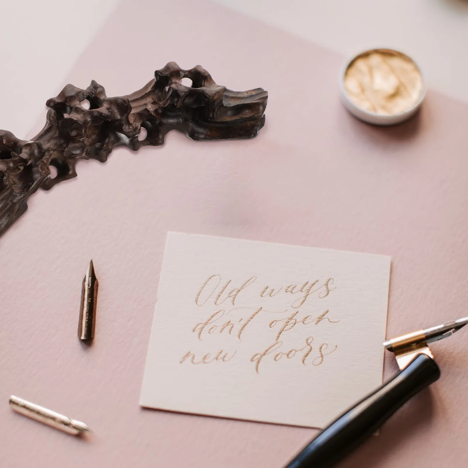 

Pen Holder Calligraphy Brush Rack Sturdy Durable Desk Accessory Fine Workmanship Practical Design Art Supplies Chinese