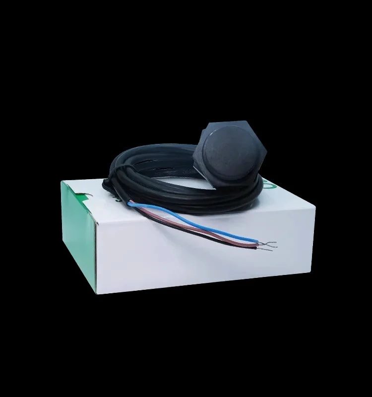 

Three wire DC proximity switch XS4P08 XS4P12 XS4P18 XS4P30NA340 NB PB PA340