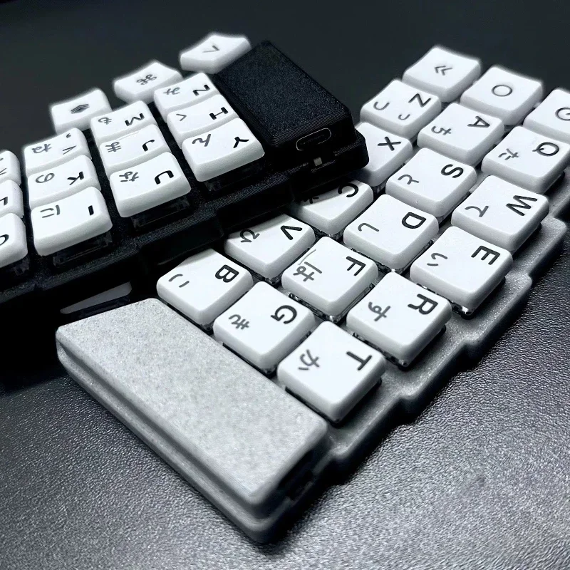 Split Keyboard Custom Niceview Screen Temper Corne Choc Bluetooth Dual-mode ZMK Hot-swap16.5MM Keycaps Split Keyboard Design