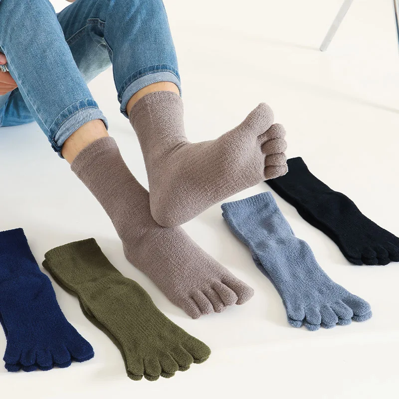 Winter Thickened Men\'s Medium And High Tube Five-finger Socks Separated Toe Warm High-top Business Coral Fleece Socks Set