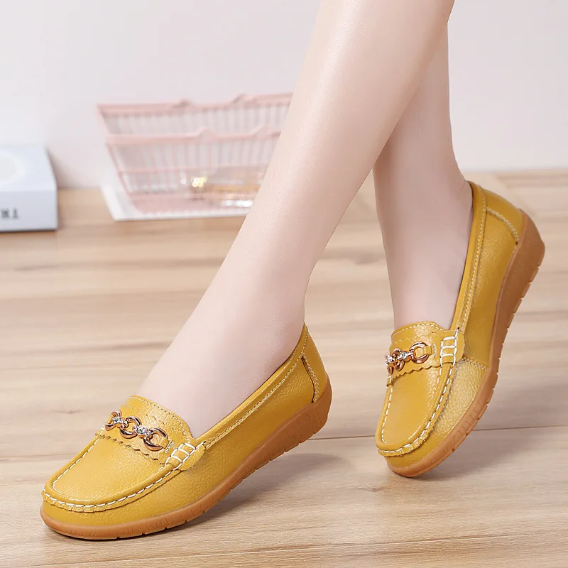 Women's Single Shoes Fashion Chain Decoration Round Toe Loafers Comfortable Slip on Shallow-mouth Moccasins Flat Mother's Shoes