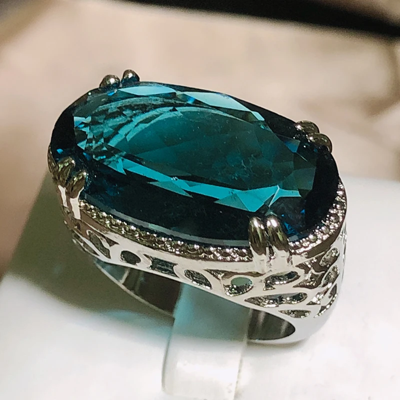 Women's 2022 New Exaggerated Large Zircon Ring, Statement