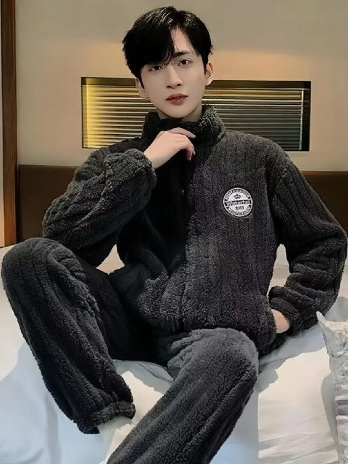 2026 New Coral Fleece Sleepwear Men's Fashionable Warm Flannel Spring Autumn Winter Thickened Outdoor Wear Home Clothes