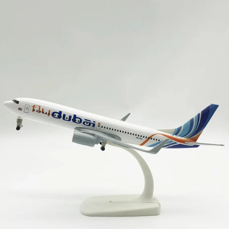 20 سنتيمتر سبيكة معدنية الهواء يطير دبي الخطوط الجوية B737 دييكاست نموذج طائرة دبي B737-800 الخطوط الجوية طائرة نموذجية طائرة ث عجلات