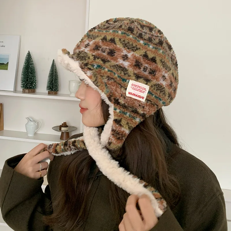 

Корейская рождественская жаккардовая плюшевая летающая шапка с изображением лося, зимняя уличная велосипедная теплая защита ушей, женские шапки-бомберы с цветными блоками