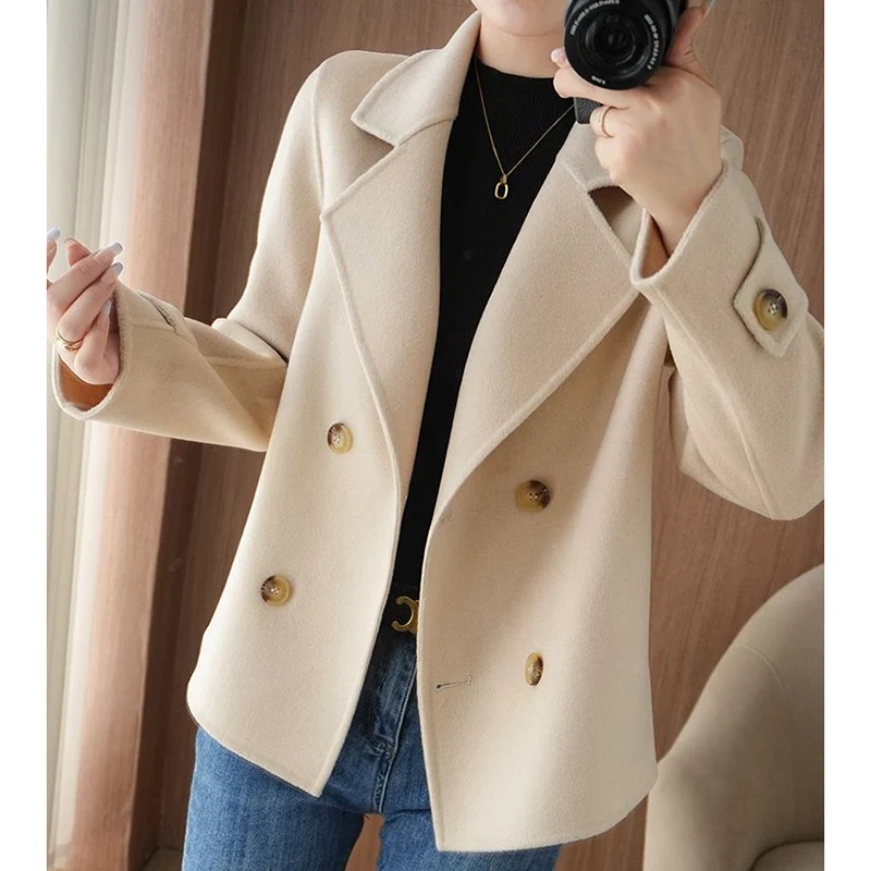 Autumn Winter Women Luxury Designer Thermal Short Woolen Coat Lady Fashion Comfortable Oatmeal Camel Gray Velvet Coat Jackets