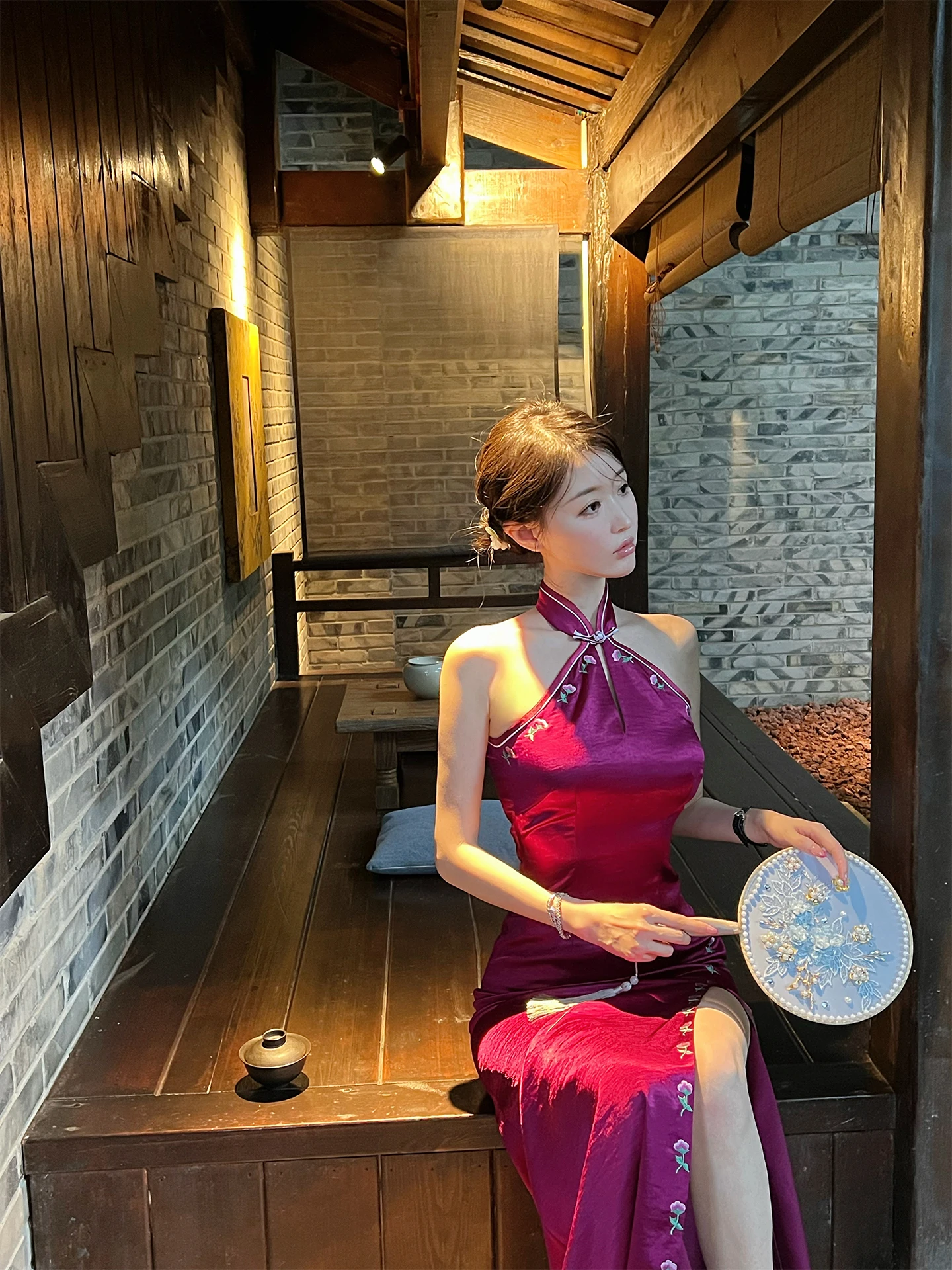 

Длинное дышащее традиционное китайское платье XiongXiongWu из шелкового атласа с вышивкой, на пуговицах, с завышенной талией, сексуальное