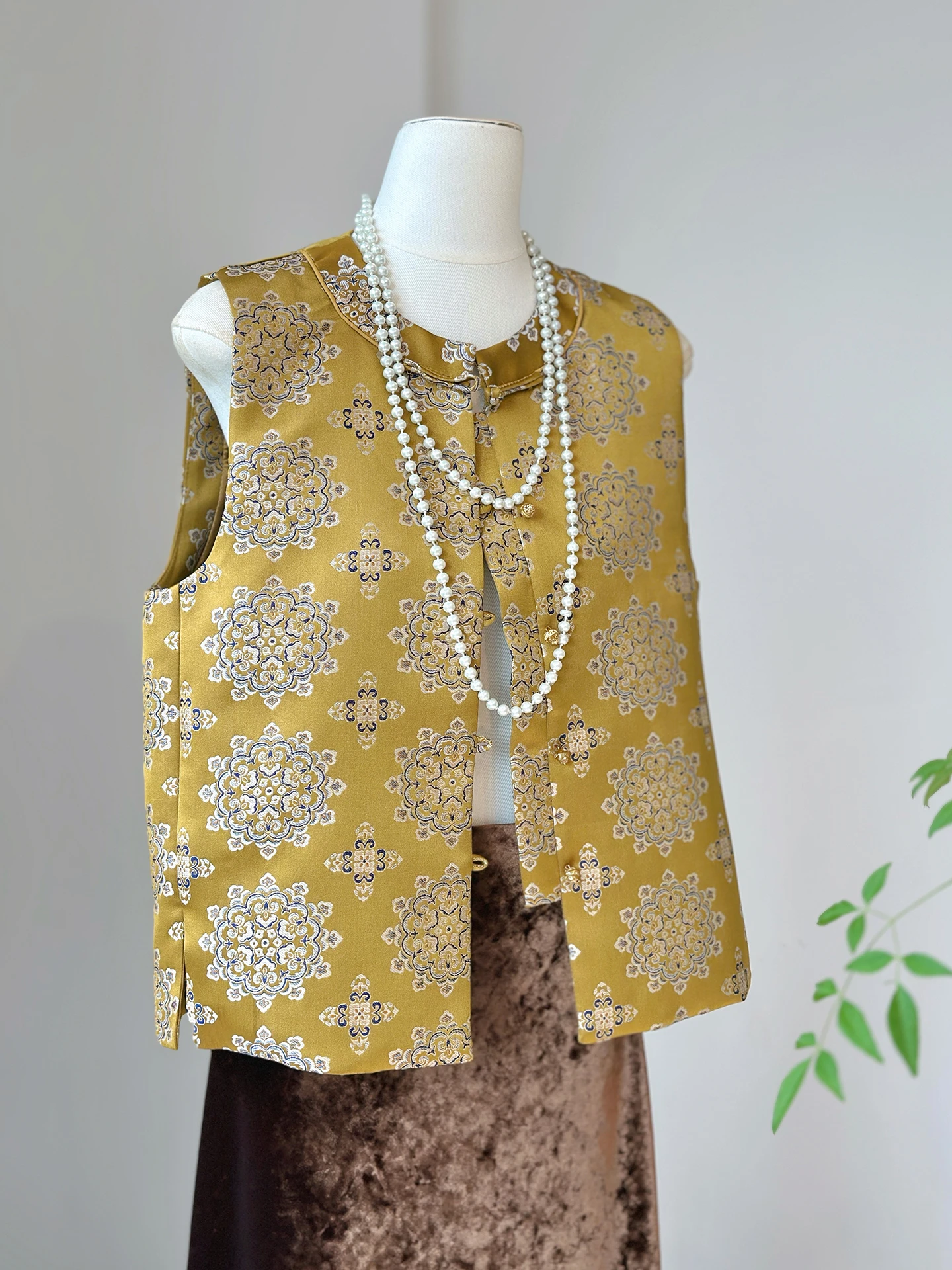 

High-End Song Dynasty Brocade Jacquard Golden New Chinese Style Vest Women's Young Outerwear Sleeveless Top Daily National Suit