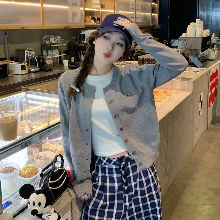 

High-End Knitted Sweater Cardigan Women's Early Autumn 2025 New Non-Balloning Faionable Ladies' Knitwear from Dongguan Daliang