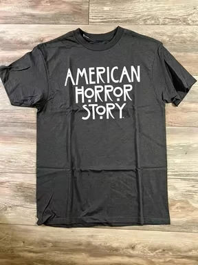 Camiseta De Manga Corta Retro Cómoda Y Suave Para Mujer Con El Logo Apilado De American Horror Story, Adecuada Para Regalos .
