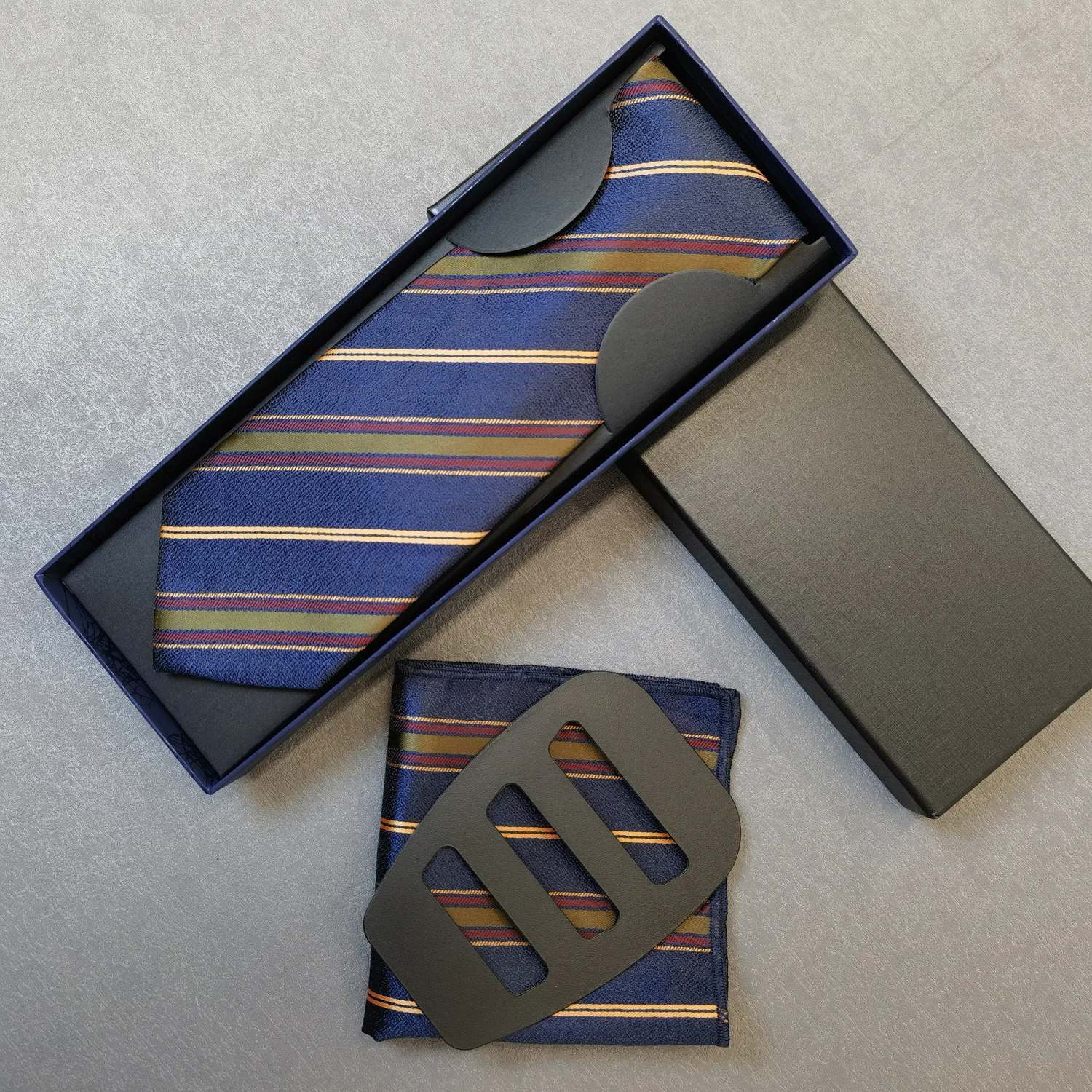 ชุดเนคไทแฟชั่นสำหรับสุภาพบุรุษรุ่นใหม่ล่าสุดปี 2025 พร้อมกล่อง ลายแจ็คการ์ดเรขาคณิตสไตล์เรโทร ลายทาง เนคไทผู้ชายสำหรับธุรกิจและงานพิธีการ