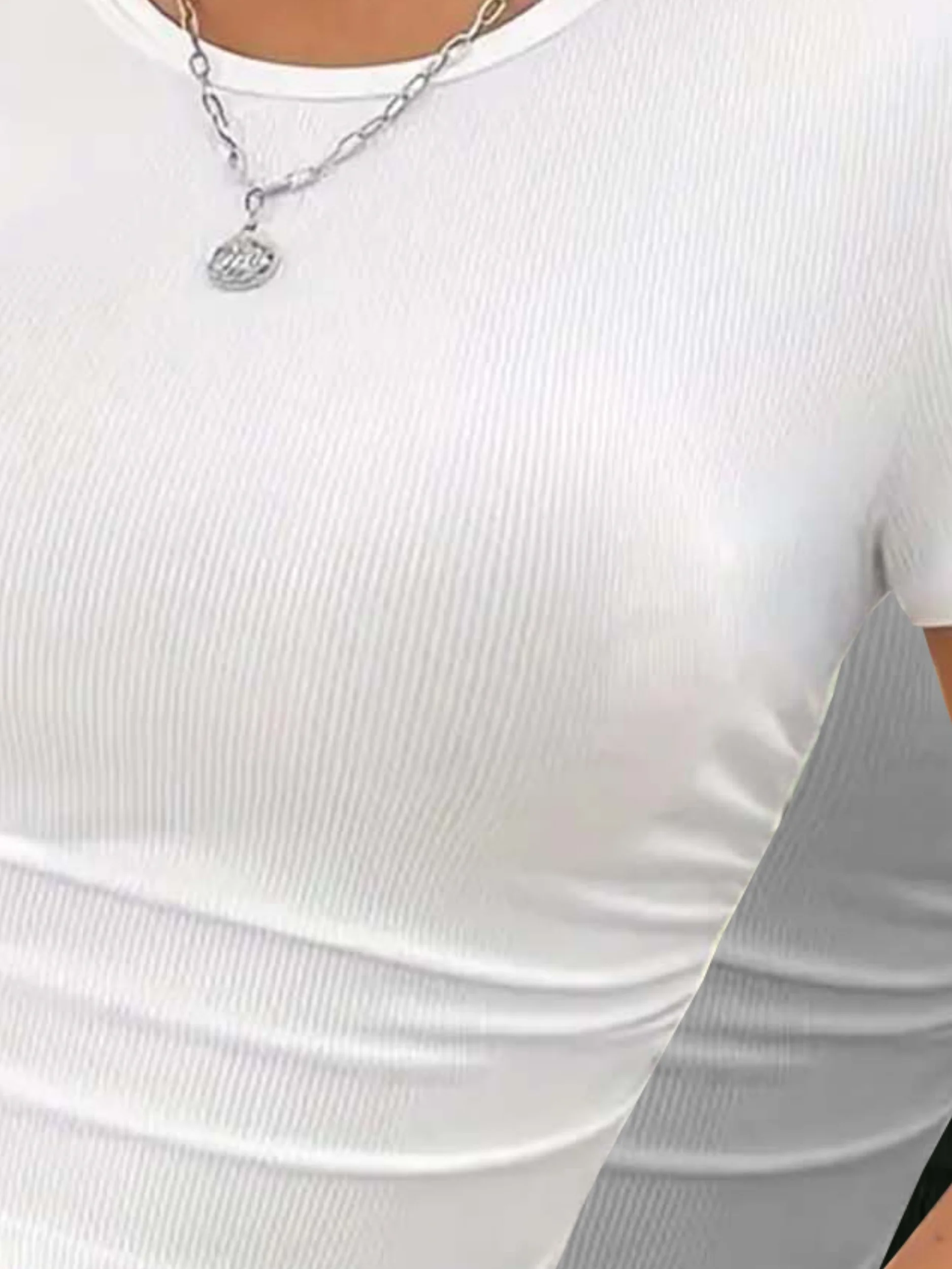 

New fashionable slim-fit solid-color round-neck short-sleeved T-shirt set of three pieces