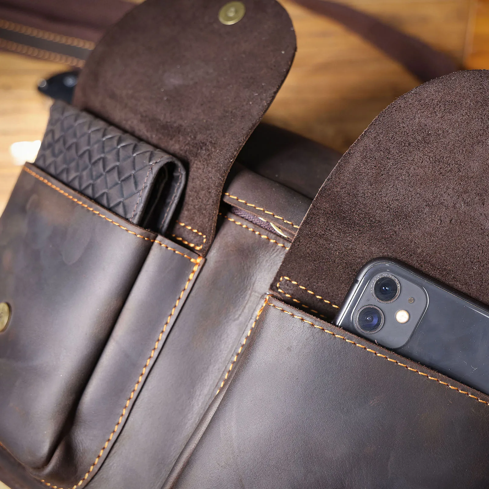 S.WORKER Vintage Vollnarbenleder Brusttasche Langlebige Große Kapazität Herren Umhängetasche Crossbody-Tasche für Männer – Detail 17