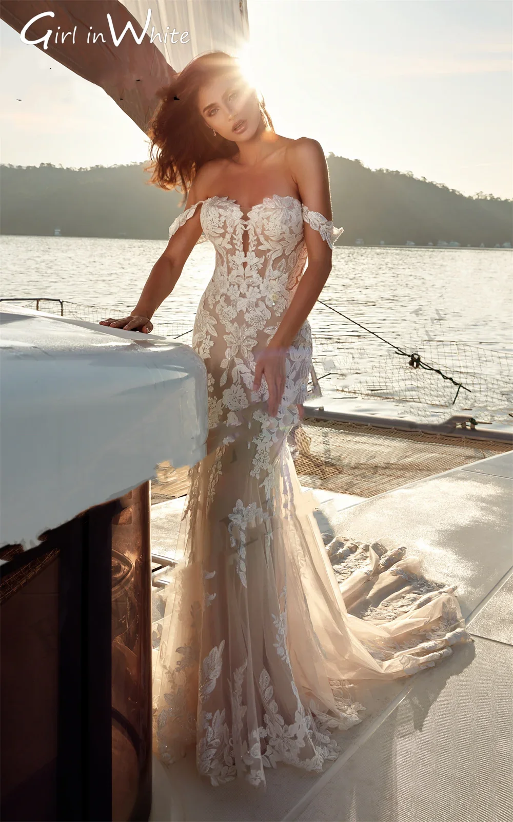 Abiti da sposa in pizzo a sirena Abiti da sposa personalizzati con scollo a cuore Maniche lunghe senza schienale Applicazioni in pizzo Abiti eleganti da sposa