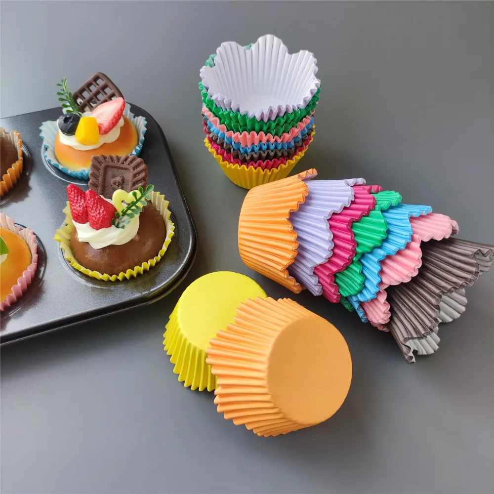 200 Uds. Revestimientos para tazas de pasteles, tazas para pasteles a prueba de aceite, diseño en forma de flor en colores surtidos, perfecto para galletas y pasteles