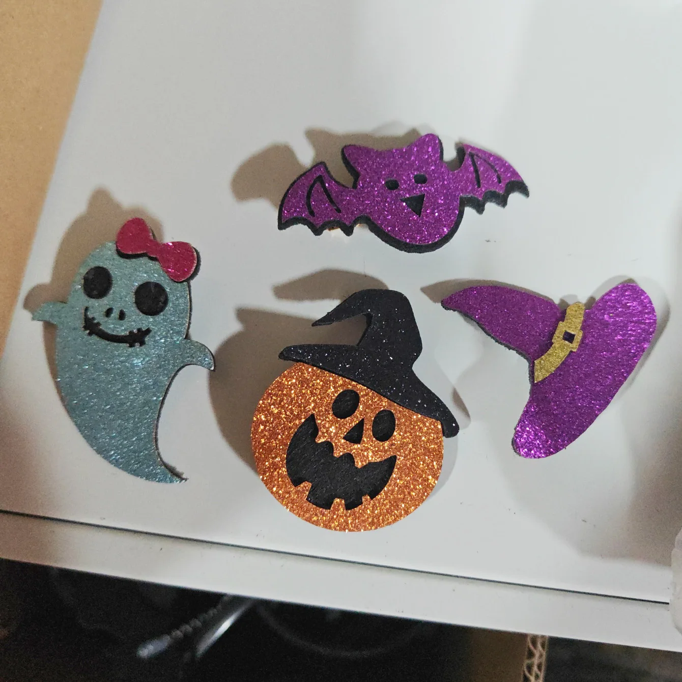 Neue Halloween Filz Stoff Bunte Glitter Cartoon Schädel Kopf Fledermaus Spinne Kürbis Haarnadeln Haar Clips Halloween Liefert Kopfbedeckungen – Detail 1