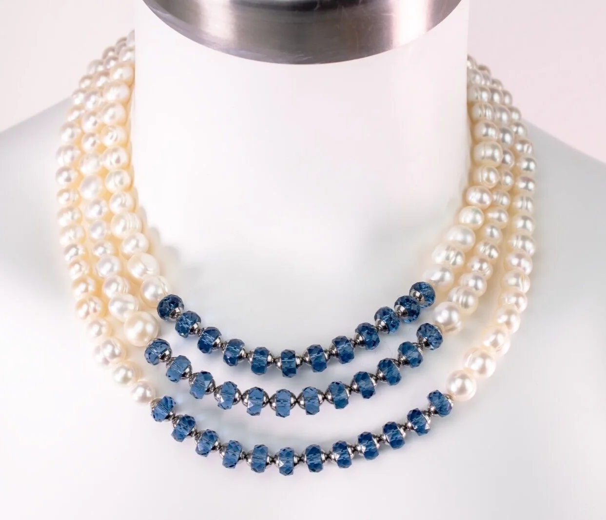 

Трехниточное многослойное ожерелье из натурального жемчуга Элегантное многорядное белое и синее ожерелье из бисера