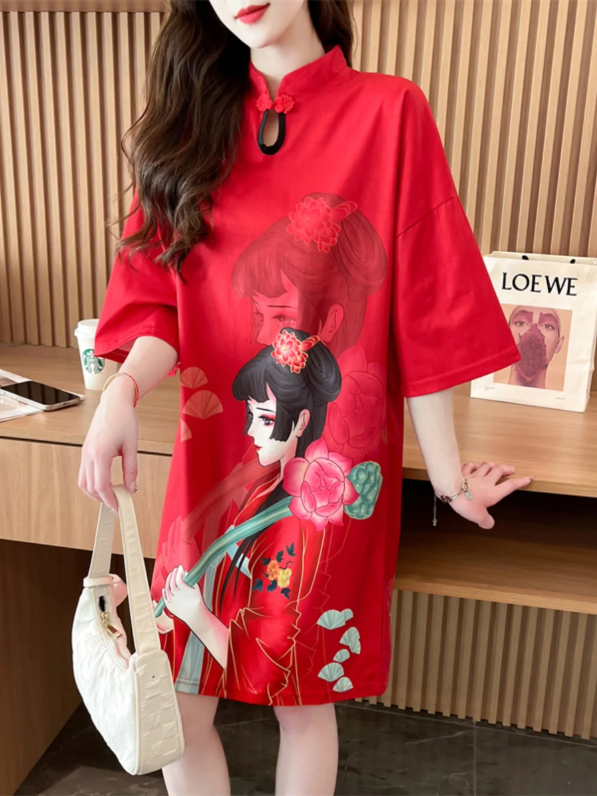 

Красное национальное платье-ципао для женщин, средней длины, больших размеров, свободного кроя, стройнящее, модное, в китайском стиле, новинка 2025 года