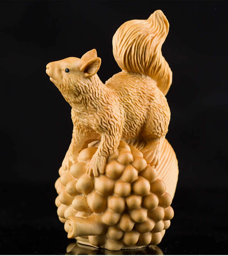 XY005ca - 9.8x5.3x5.6 Carved Boxwood Carving Figurine : Squirrel