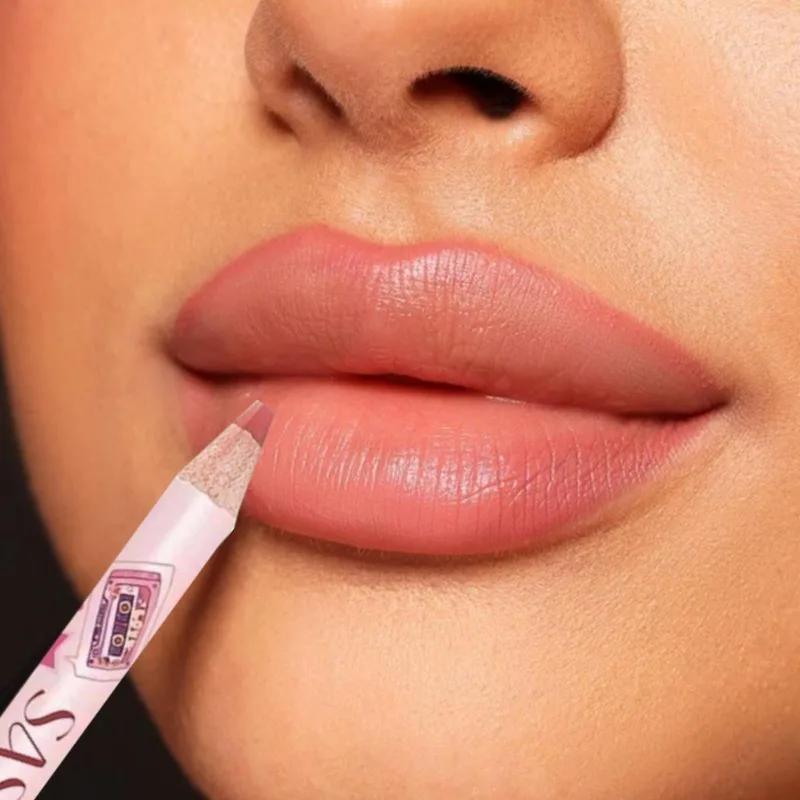 Superficie opaca in velluto 1 pezzo, tazza antiaderente, forma tridimensionale delle labbra, anti-sbavature, matita per labbra setosa, serie regalo ideale per le vacanze