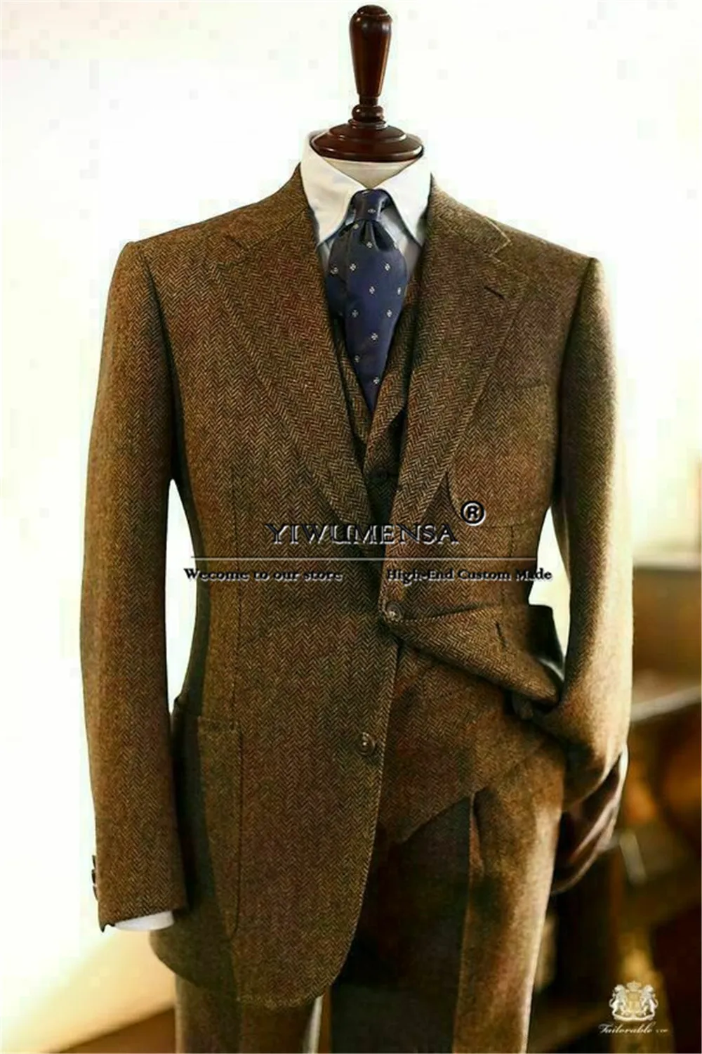 

Classic Brown Business Suits Men Tweed Wool Herringbone Jacket Vest Pants 3 Piece Formal Party Prom Blazer Bridegroom Tuxedos