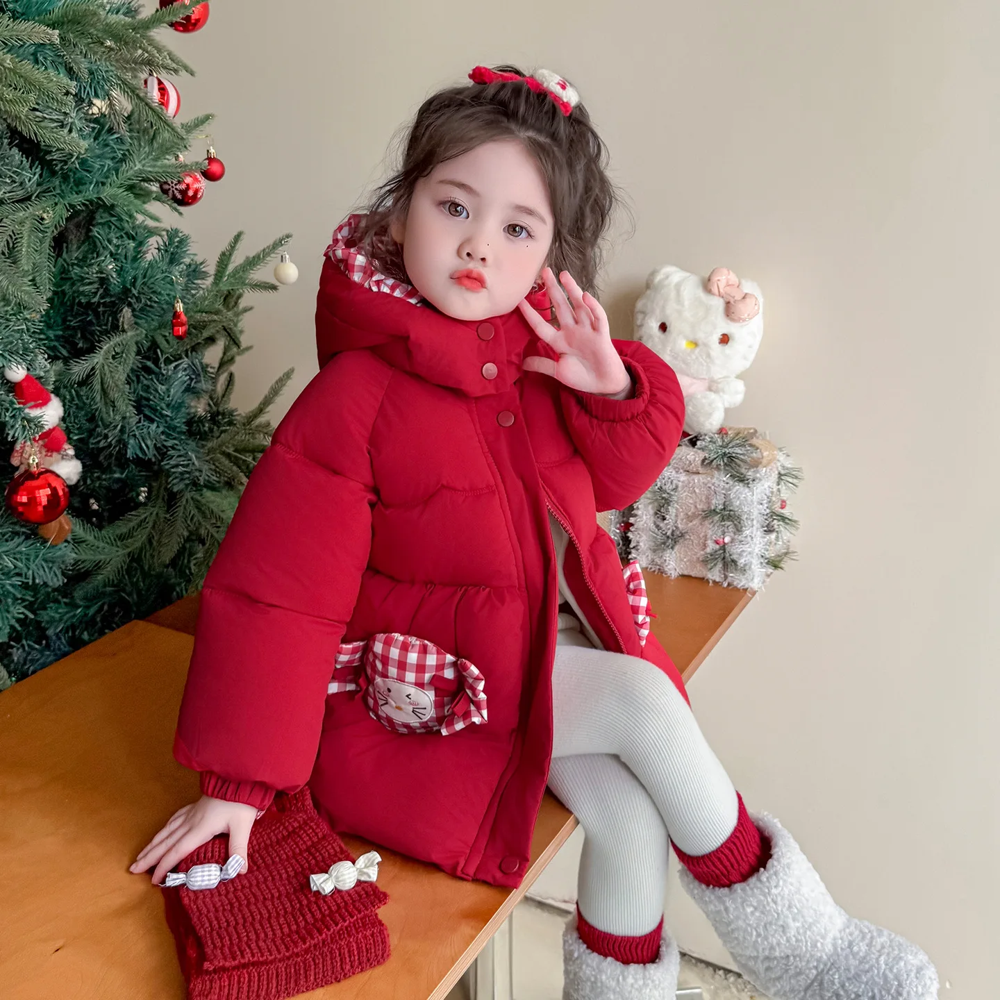 

Anime Hello Kitty Girls' Korean Winter Cartoon Plush Cotton Jacket Fashionable children's thick and warm New Year cotton clothes