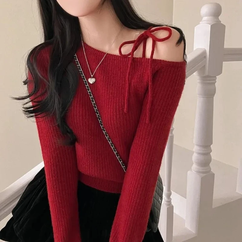 

Design Sense Diagonal Shoulder Christmas Red Sweater Irregular Diagonal Collar Lace-up Women's Sweater in Spring and Autumn