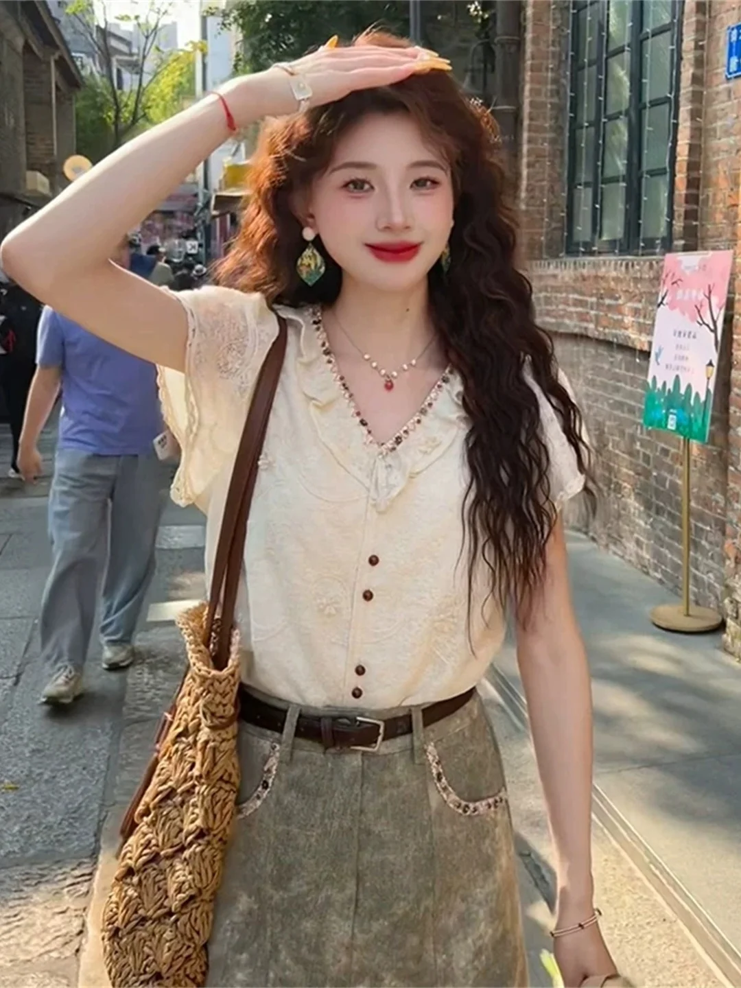 

Chic Retro V-Neck Shirt Short Sleeve Fashionable Versatile Commute Friendly Korean Style Straight Cut Silk Top for Young Women