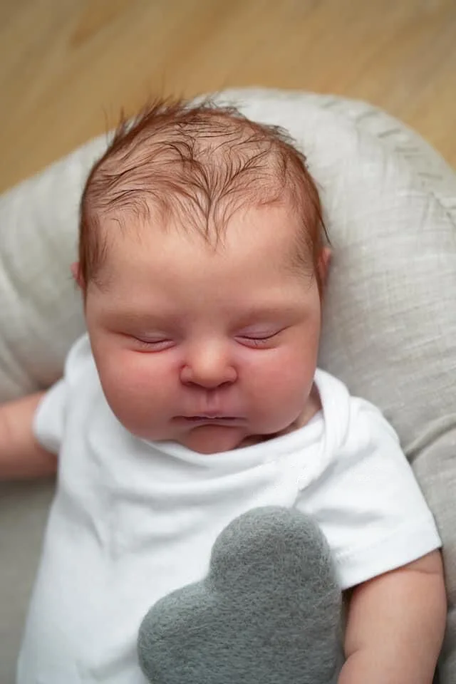 الخوخ الجذور الشعر تولد من جديد دمية لمسة ناعمة الشعور نابض بالحياة الوليد دمية طفل الانتهاء بالفعل رسمت دمية لعبة طفل اللوحة ثلاثية الأبعاد