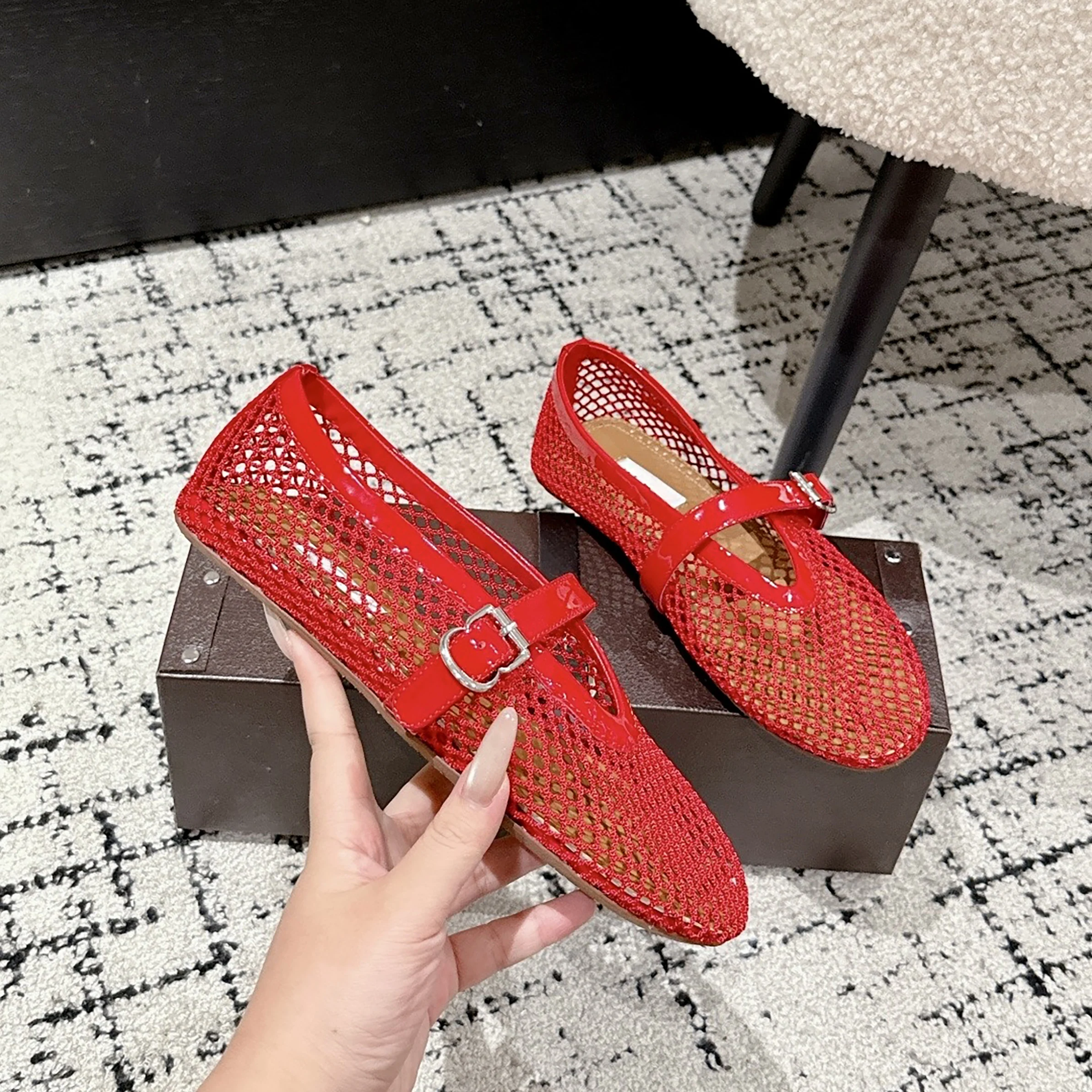 

2026 summer French minimalist breathable fishing net mesh flat Mary Jane shoes women's round toe ballet shoes red