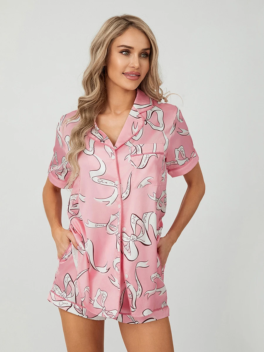 Dames Zomer Satijnen Loungewear Set Cartoon Strik Print Korte Mouw Gekerfde Revers Tops Met Elastische Taille Short