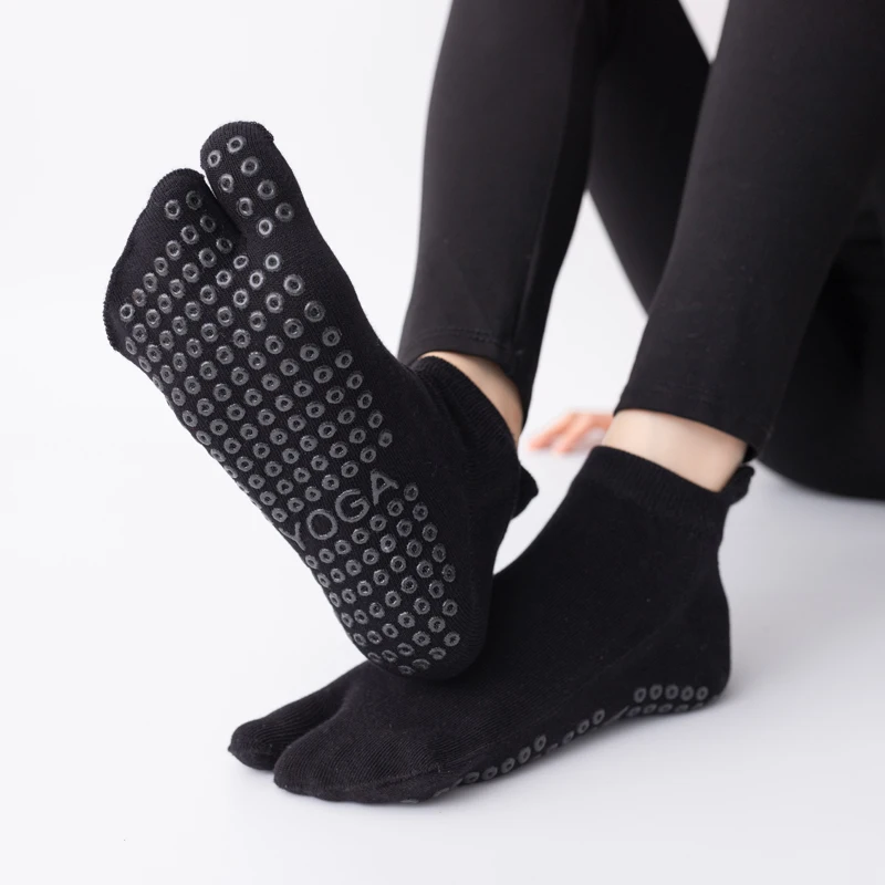 Ladies Two Toe Non-Slip Yoga Socks Cotton Pilates Socks for Women Barre Ballet Dance Fitness Breathable Trampoline Sports Sock