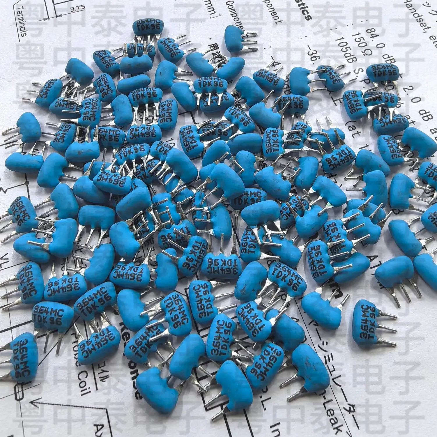 

100pcs/Japan FCR3.64MC5 ceramic filter crystal resonator in-line 3-pin 3.64MHz